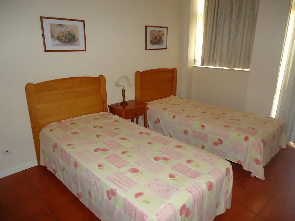 Apartamentos Varandas Da Rocha 포티마오 0*,  포르투갈